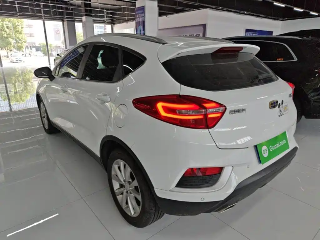 Geely Emgrand GS 2018 — фото 5