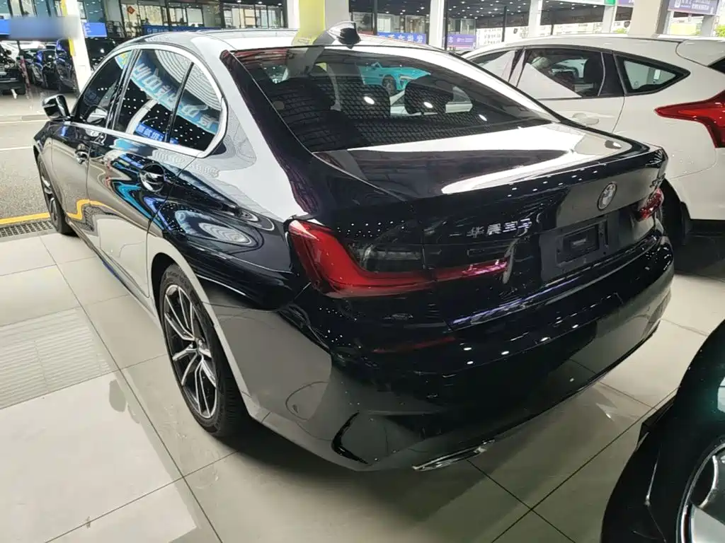 BMW 3 Series 2021