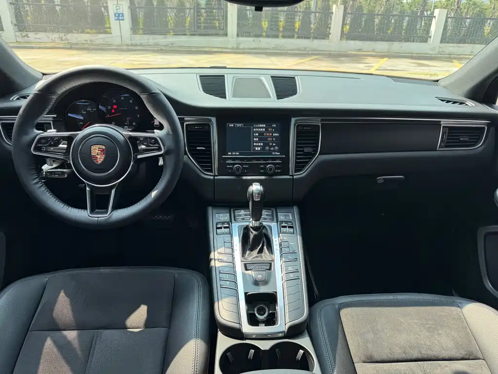 Porsche Macan 2015 — фото 9