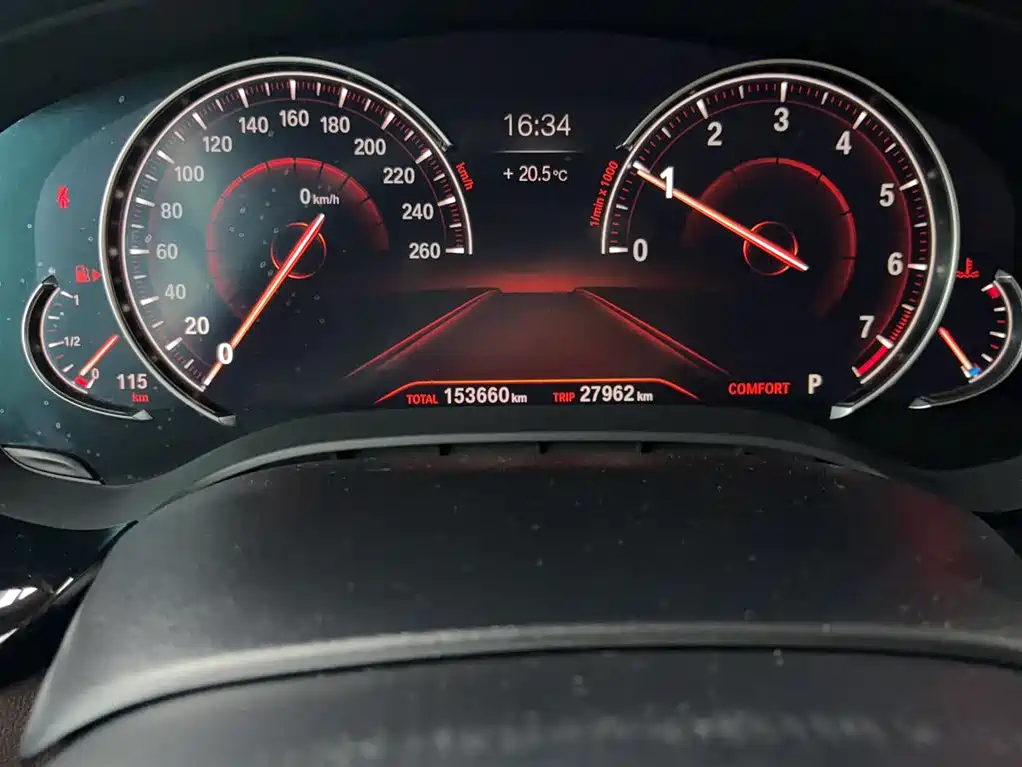 BMW 5 Series 2018 — фото 13
