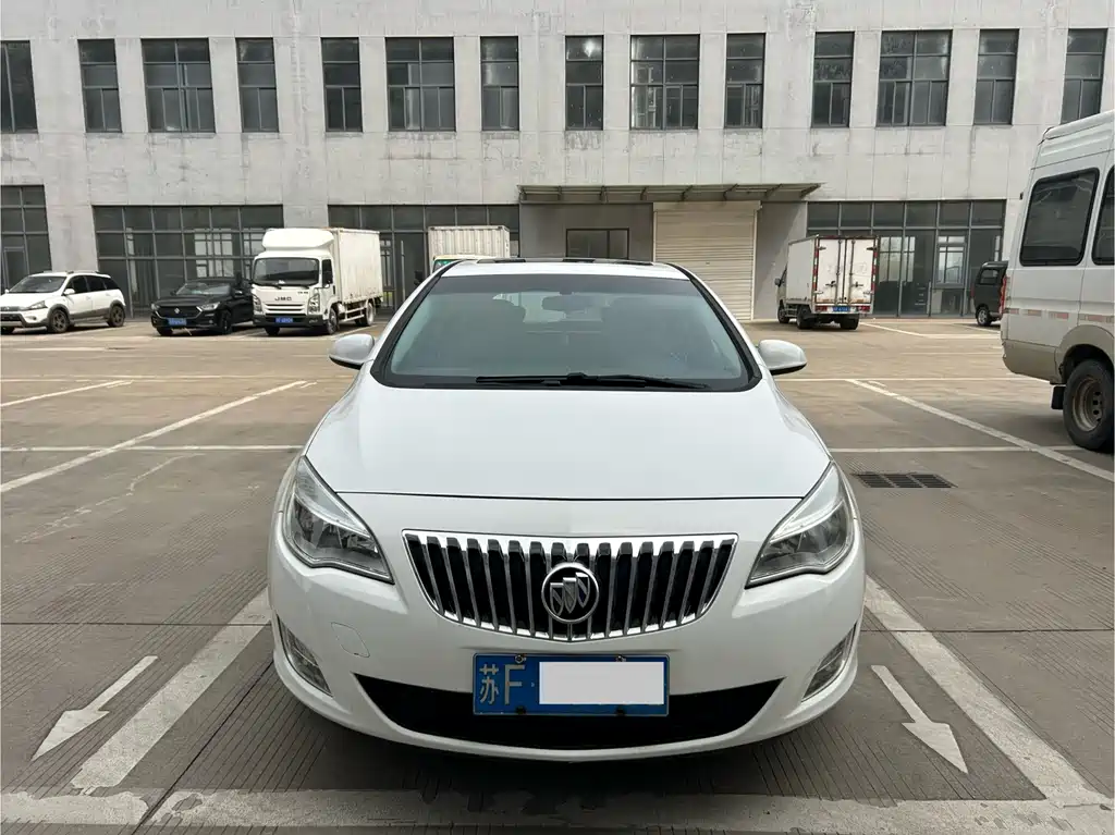 Buick Excelle 2013 — фото 4