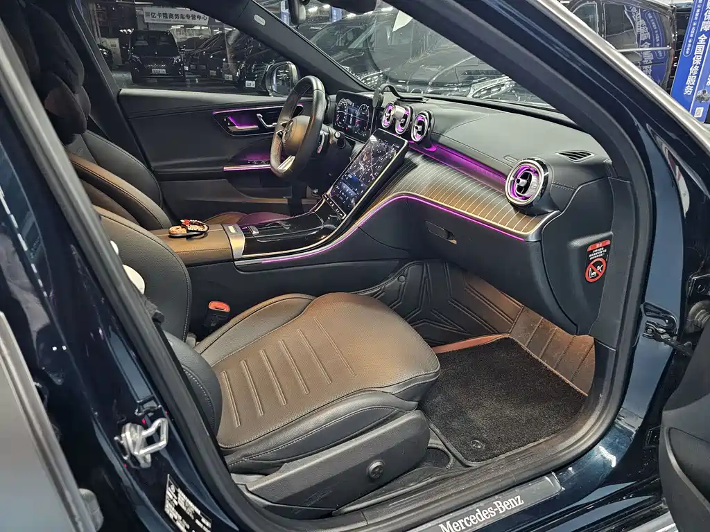 Mercedes-Benz C-Class 2023 — фото 18
