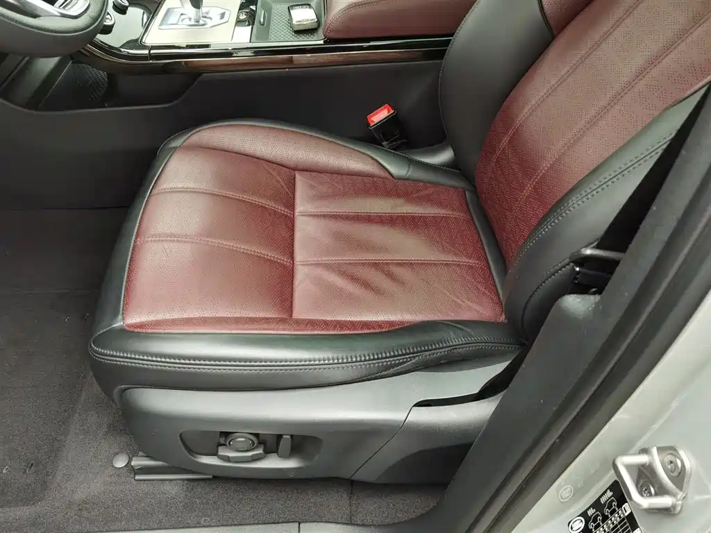 Land Rover Evoque 2023 — фото 20