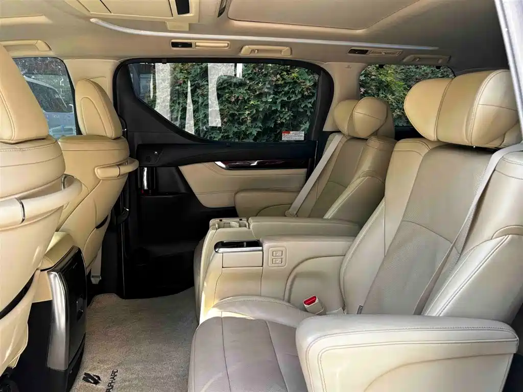 Toyota Alphard 2018 — фото 5