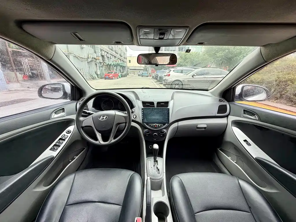Hyundai Verna 2015 — фото 7