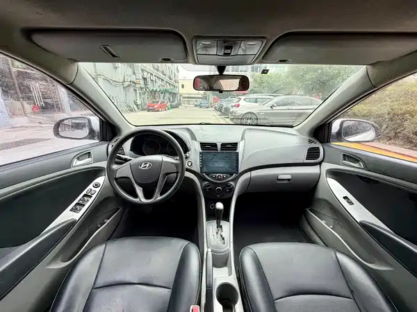 Hyundai Accent 2014
