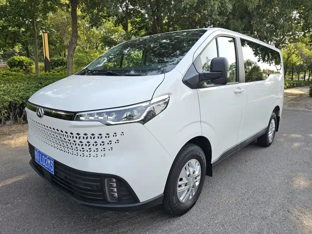 Maxus V70 2023