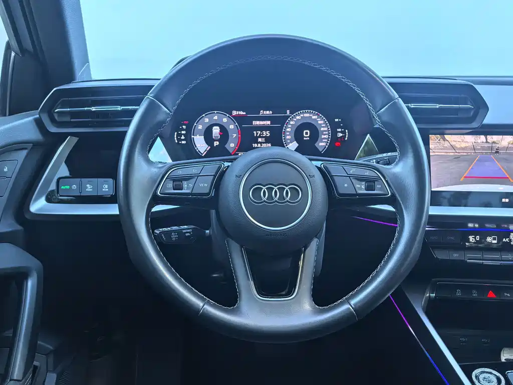 Audi A3 2023 — фото 12