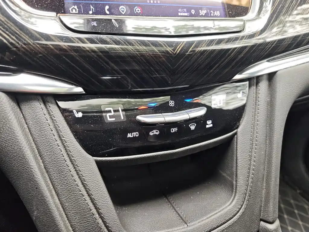 Cadillac XT6 2021 — фото 15