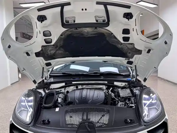 Porsche Macan 2021
