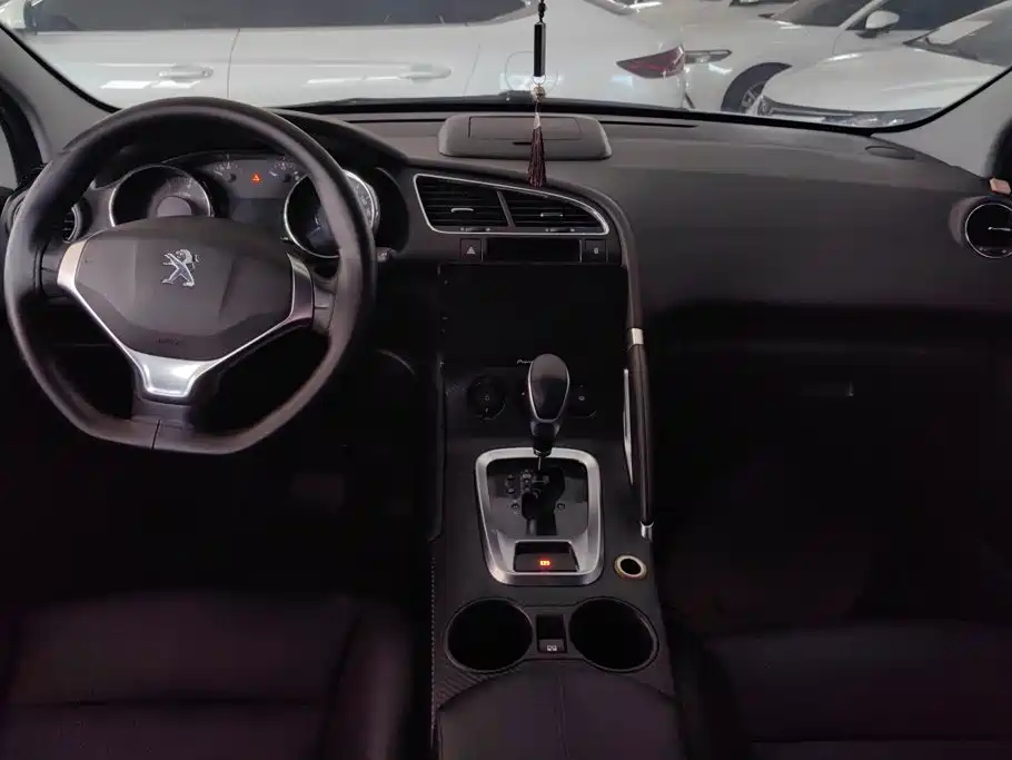 Peugeot 3008 2015 — фото 12