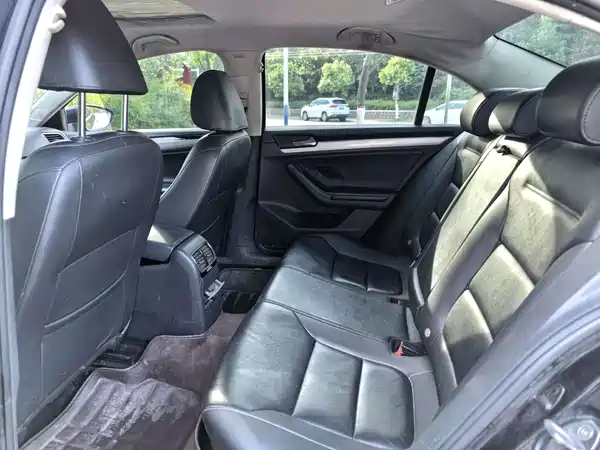 Volkswagen Sagitar 2016