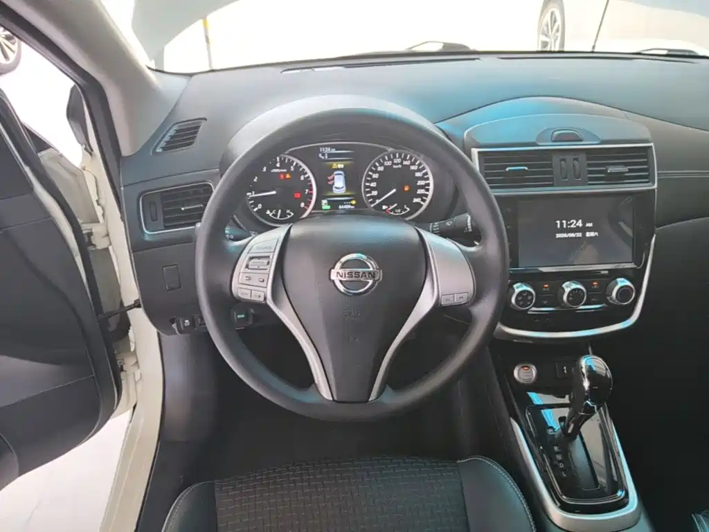 Nissan Tiida 2019 — фото 11