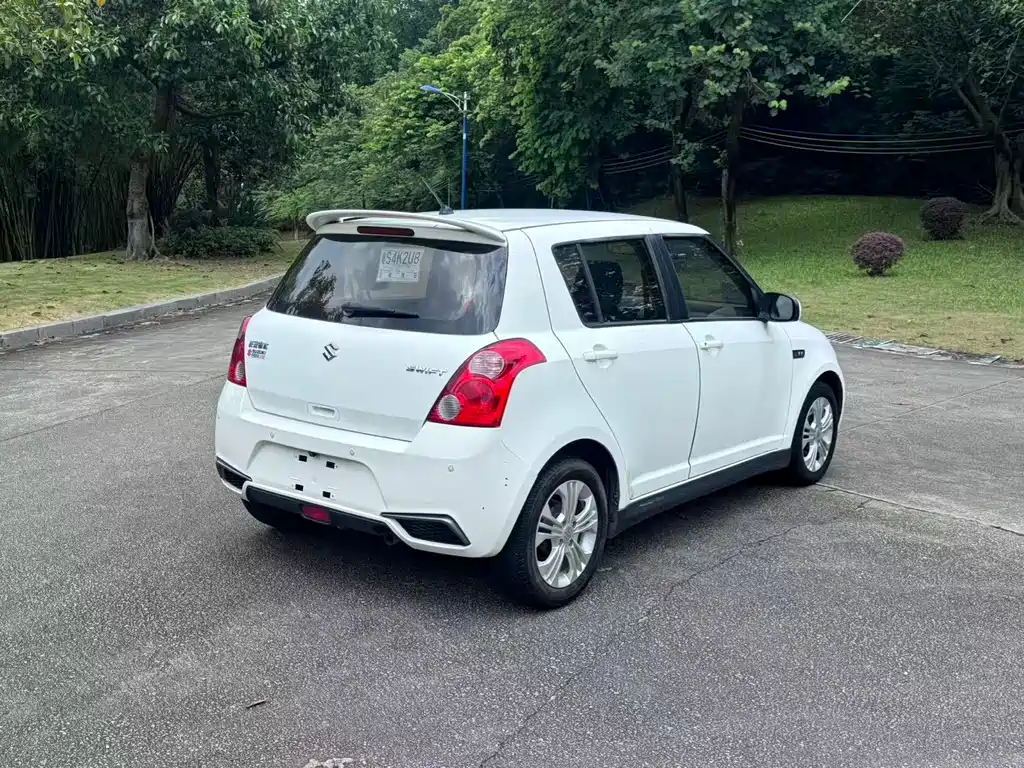 Suzuki Swift 2016 — фото 13