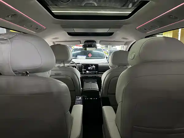 Voyah Dreamer 2025