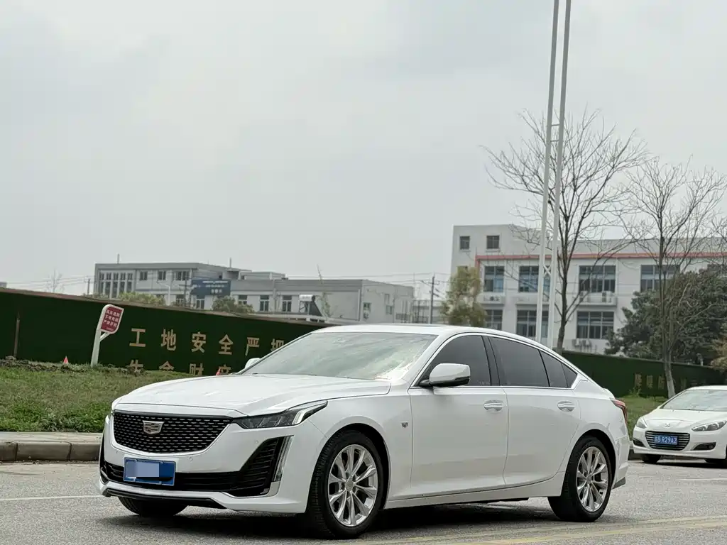 Cadillac CT5 2022 — фото 1