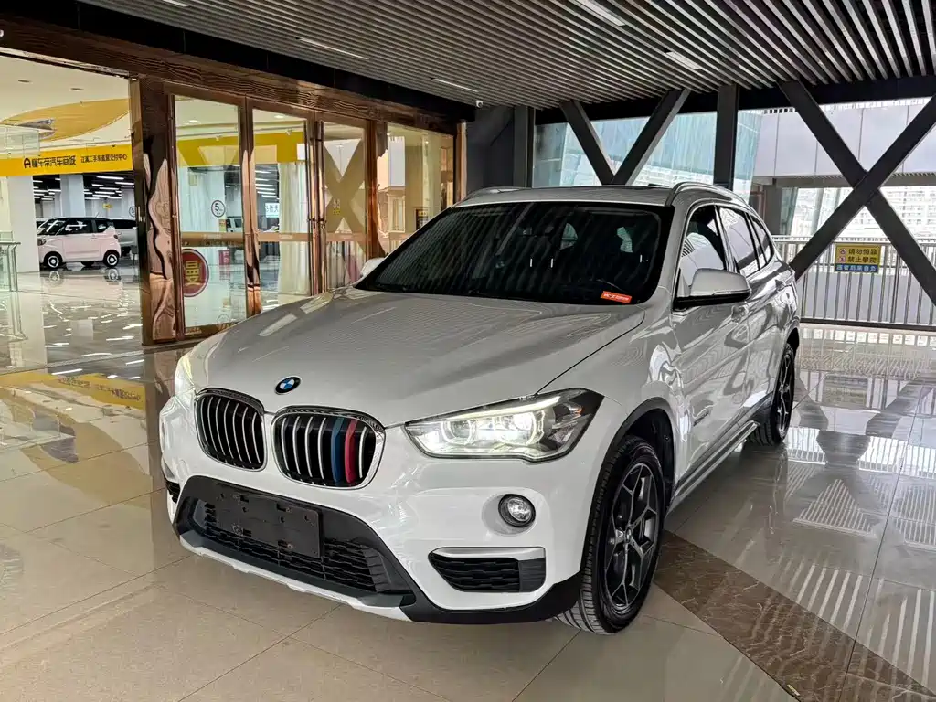 BMW X1 2018 — фото 1