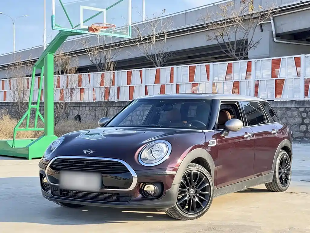 MINI Clubman 2019 — фото 1