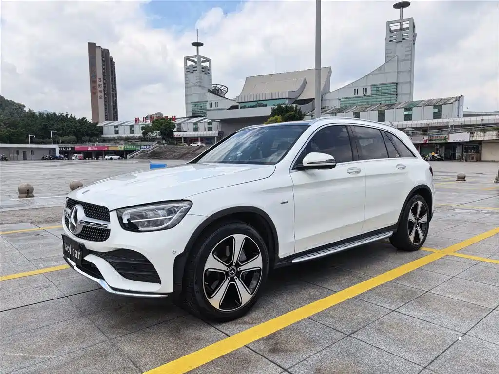 Mercedes-Benz GLC 2022 — фото 1