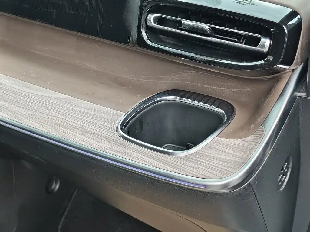 GAC Trumpchi E8 PHEV 2024 — фото 33