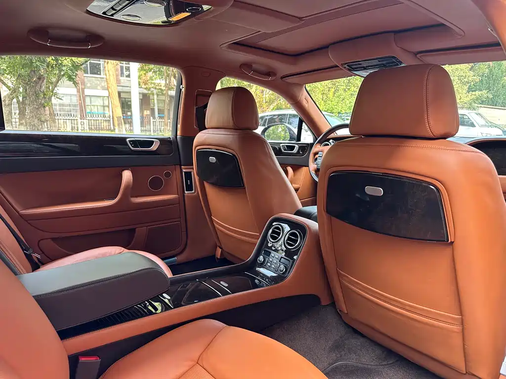 Bentley Flying Spur 2012 — фото 25