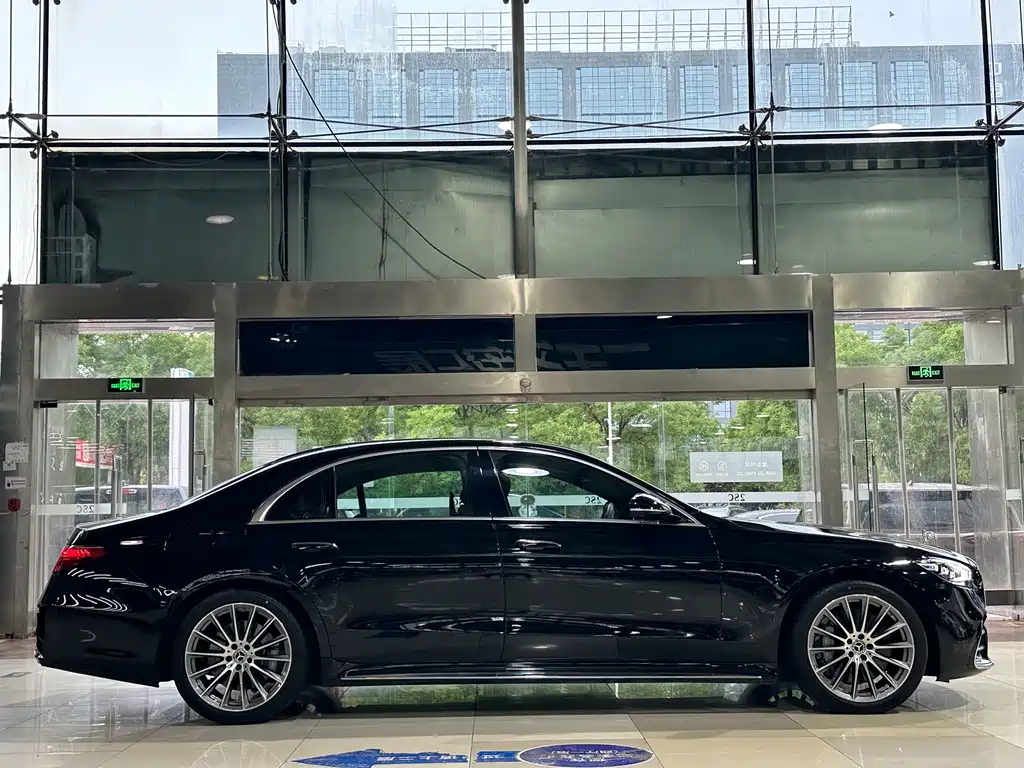 Mercedes-Benz S-Class 2024 — фото 4