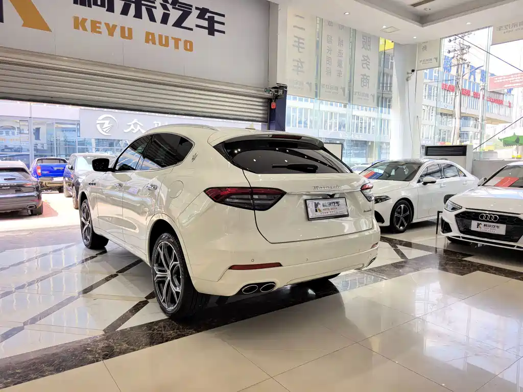 Maserati Levante 2022 — фото 19