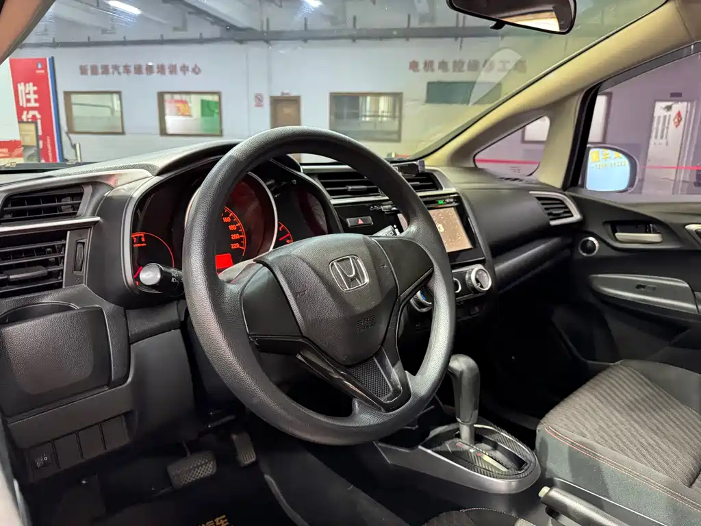 Honda Fit 2018 — фото 13