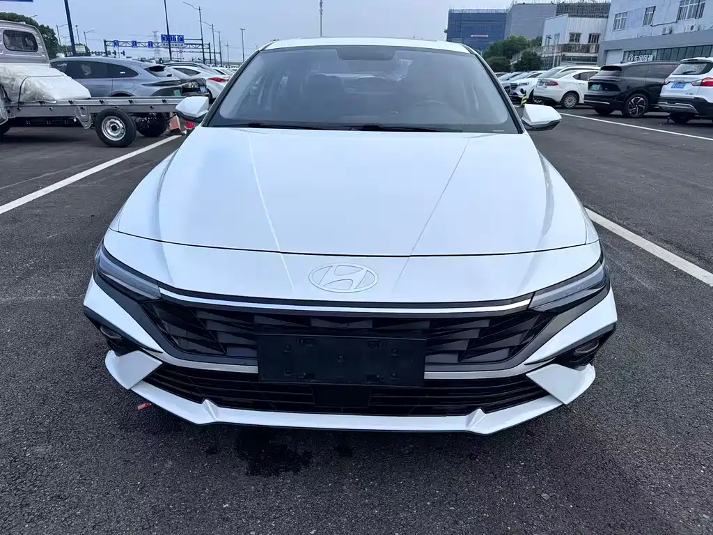 Hyundai Elantra 2023