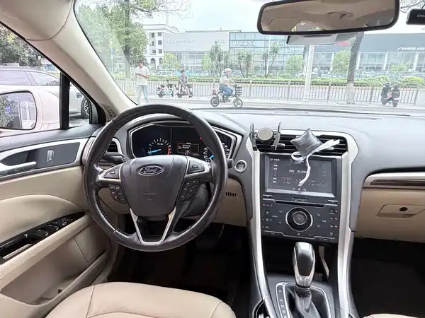 Ford Mondeo 2013