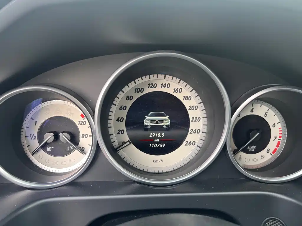 Mercedes-Benz E-Class 2015 — фото 11