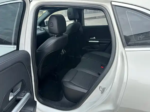 Mercedes-Benz GLA 2023
