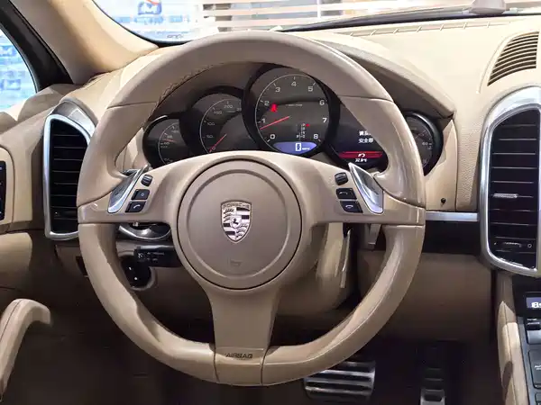 Porsche Cayenne 2011