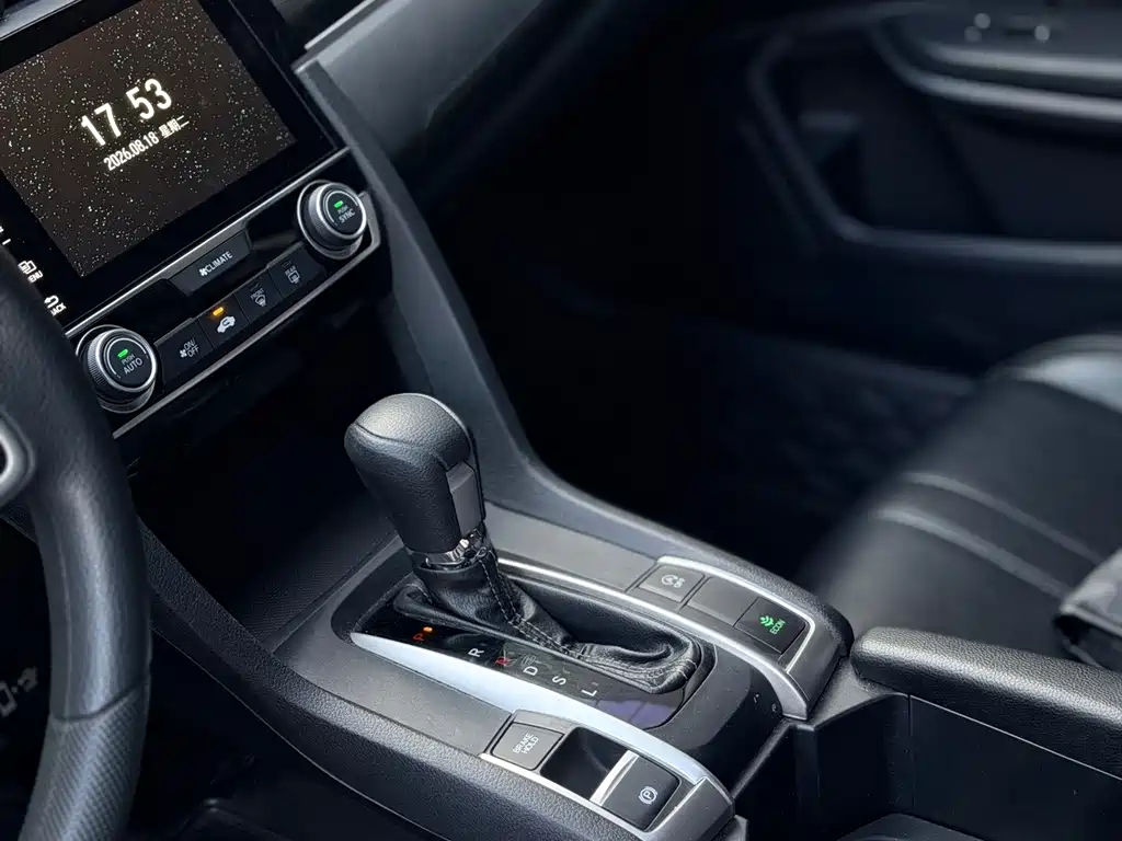 Honda Civic 2021 — фото 11