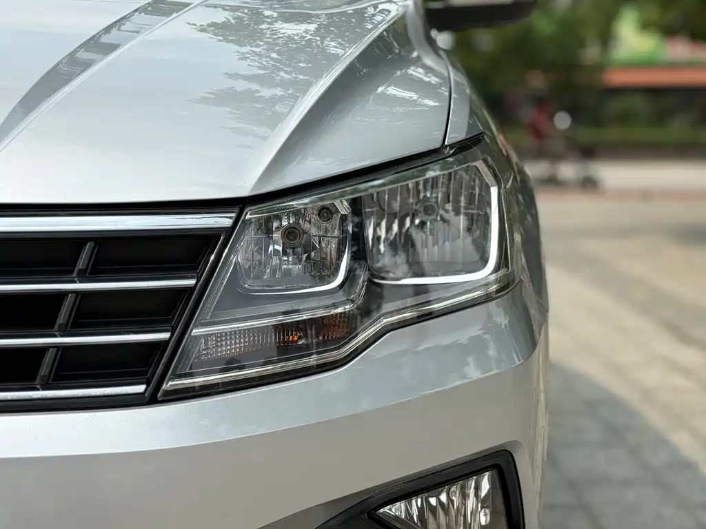 Volkswagen Jetta 2018 — фото 15