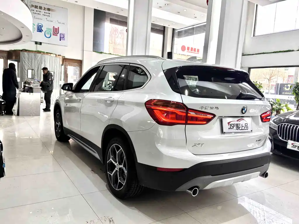 BMW X1 2018 — фото 9