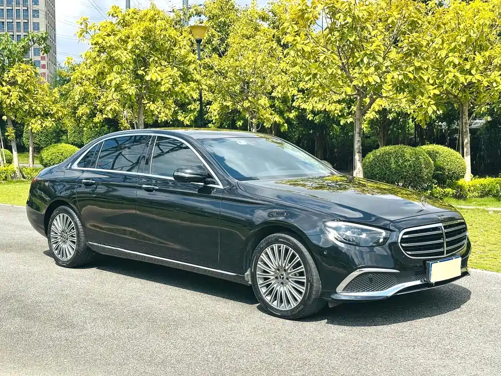 Mercedes-Benz E-Class 2022 — фото 3