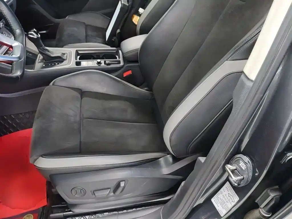 Audi Q3 2020 — фото 15