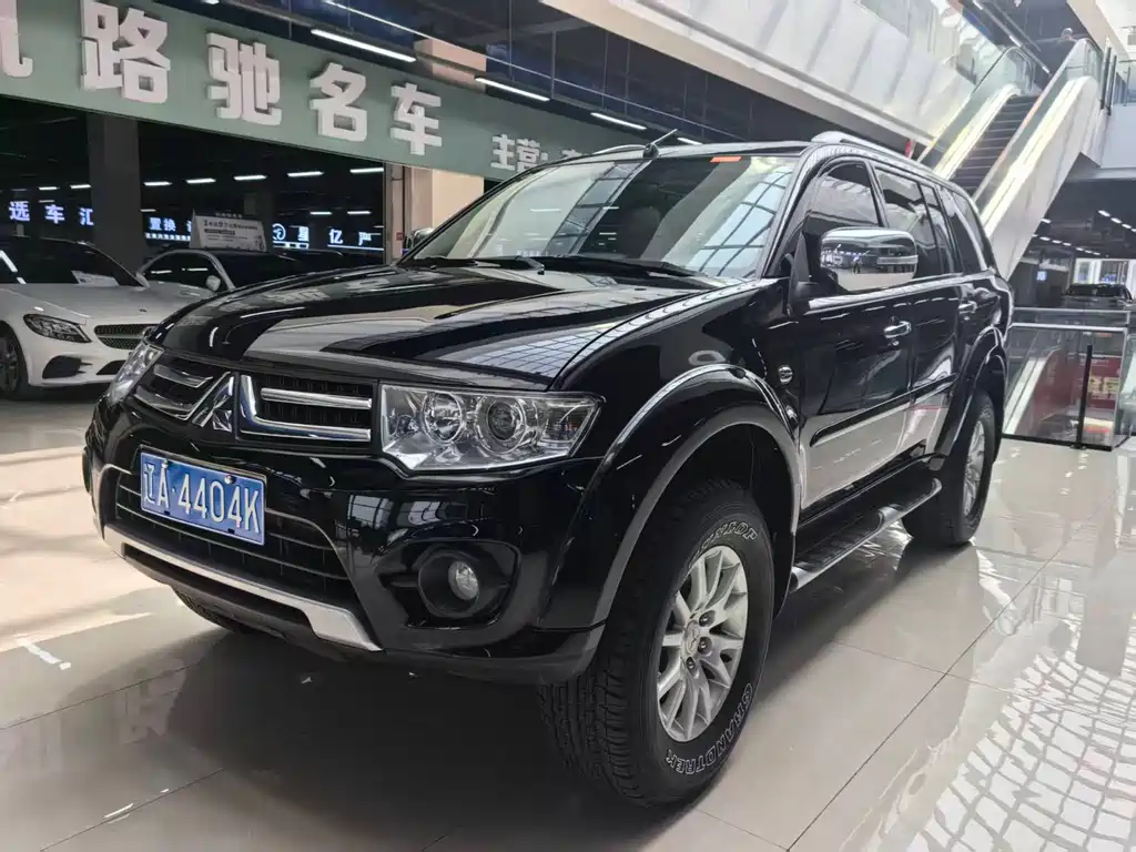 Mitsubishi Pajero Sport 2014 — фото 3