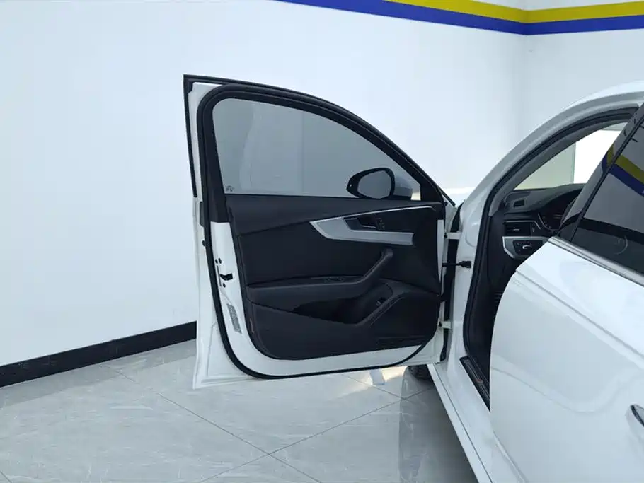 Audi A4L 2018