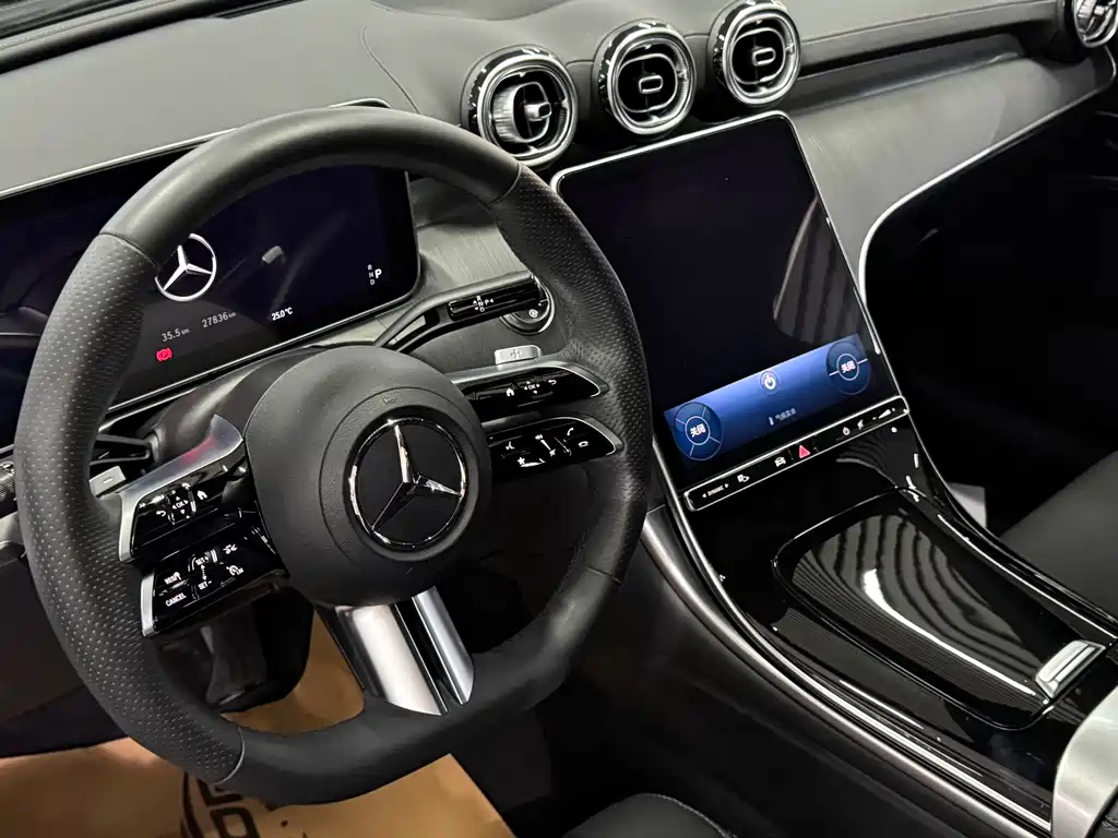 Mercedes-Benz C-Class 2023 — фото 6