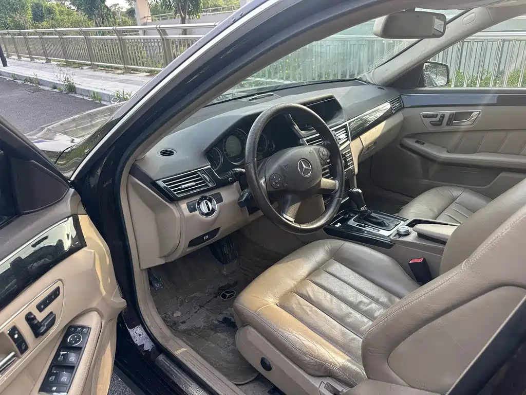 Mercedes-Benz E-Class 2010