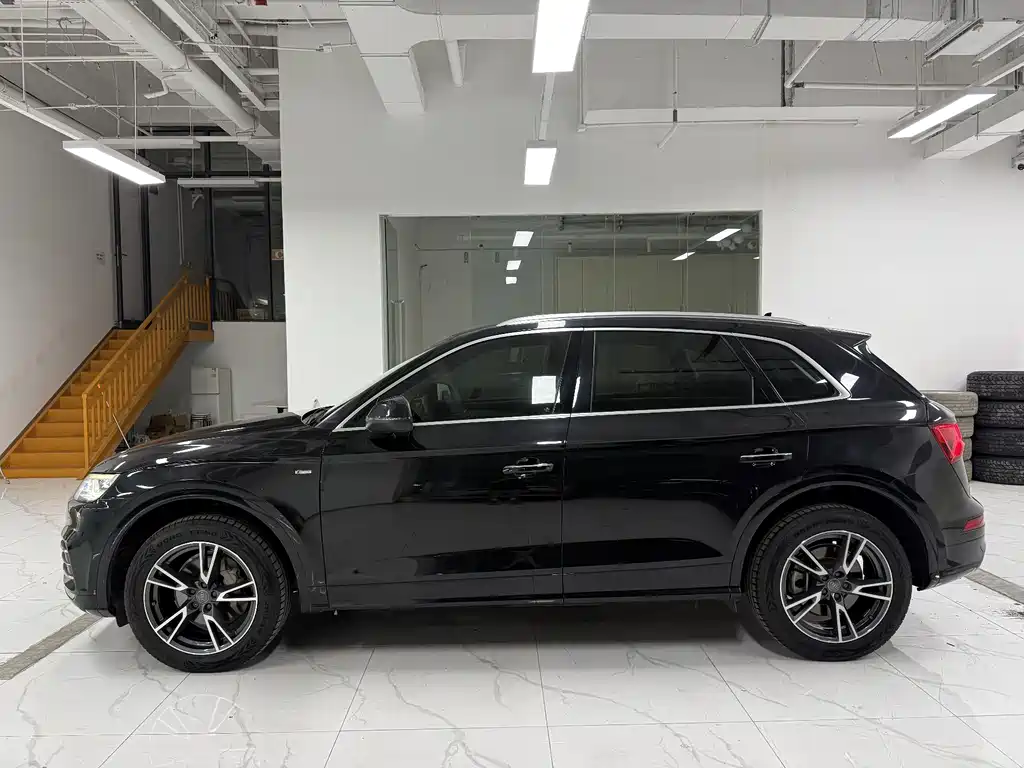 Audi Q5L 2021 — фото 3