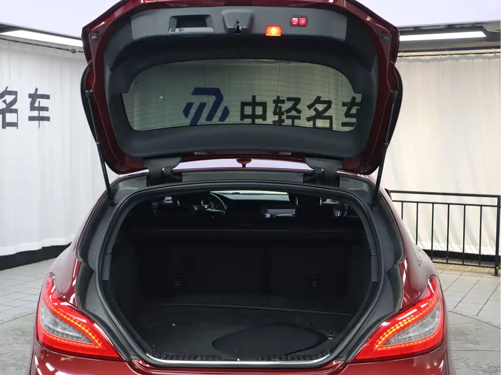 Mercedes-Benz CLS 2013 — фото 27