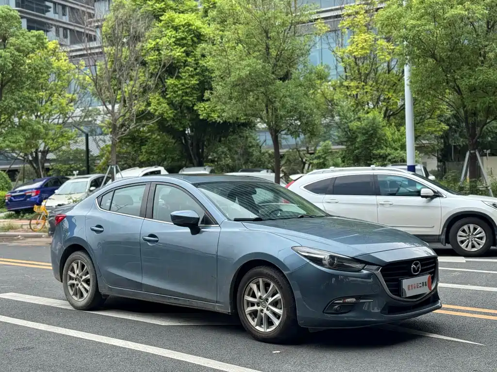 Mazda 3 Axela 2018 — фото 3