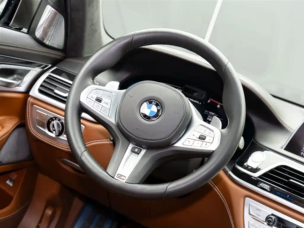 BMW 7 Series 2019 — фото 18