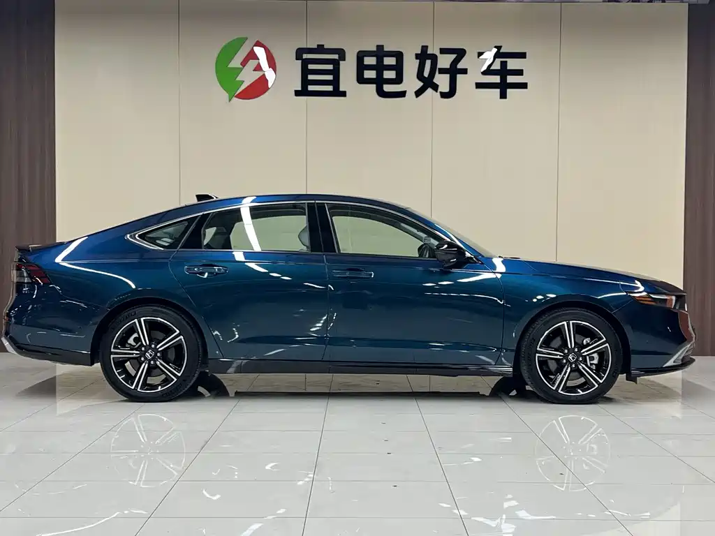 Honda Accord New Energy 2023 — фото 4