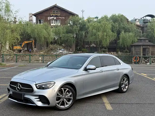 Mercedes-Benz E-Class 2022