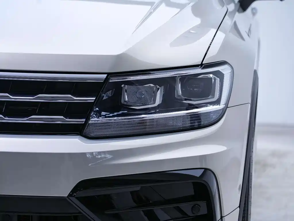 Volkswagen Tiguan L 2020 — фото 8