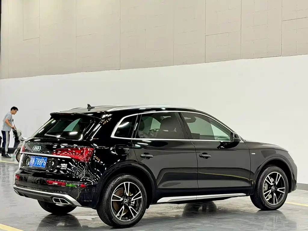 Audi Q5L 2024 — фото 6